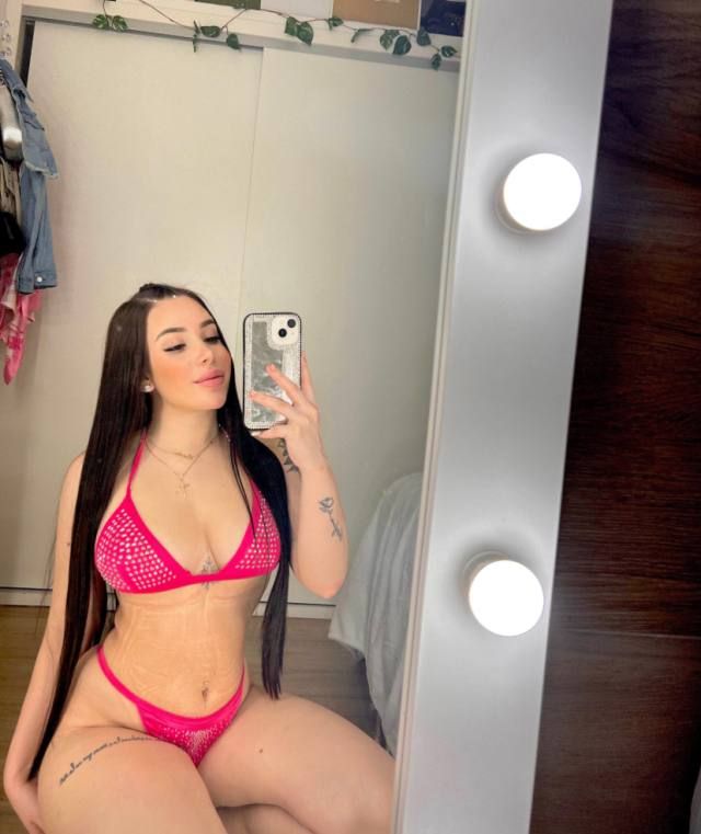 Check me out baby , I’m sexy and extremely naughty 🍑🍑😜😜 - Image 2